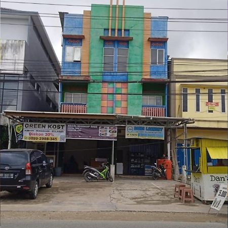 Greenkost Hostel Sintang Luaran gambar
